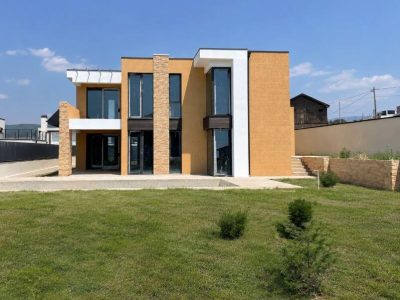 ბლოკის სახლის აშენება